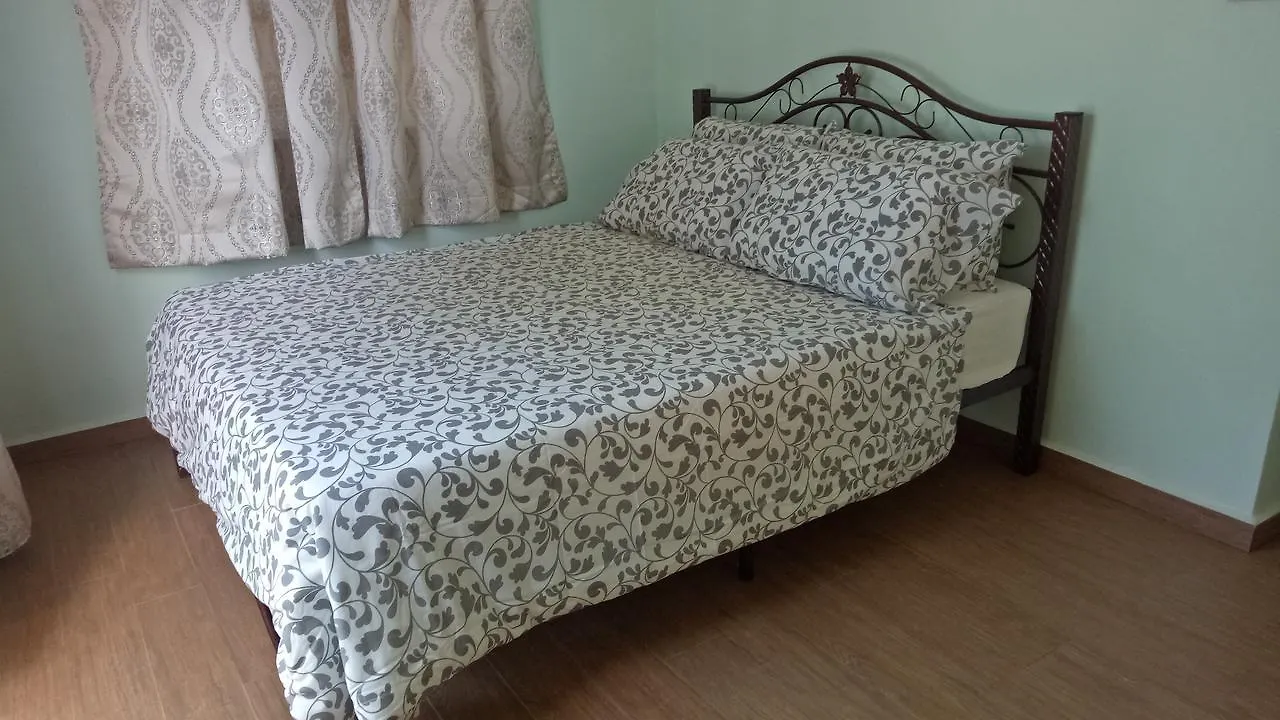 M'S Place Chalet Bed&Breakfast George Town